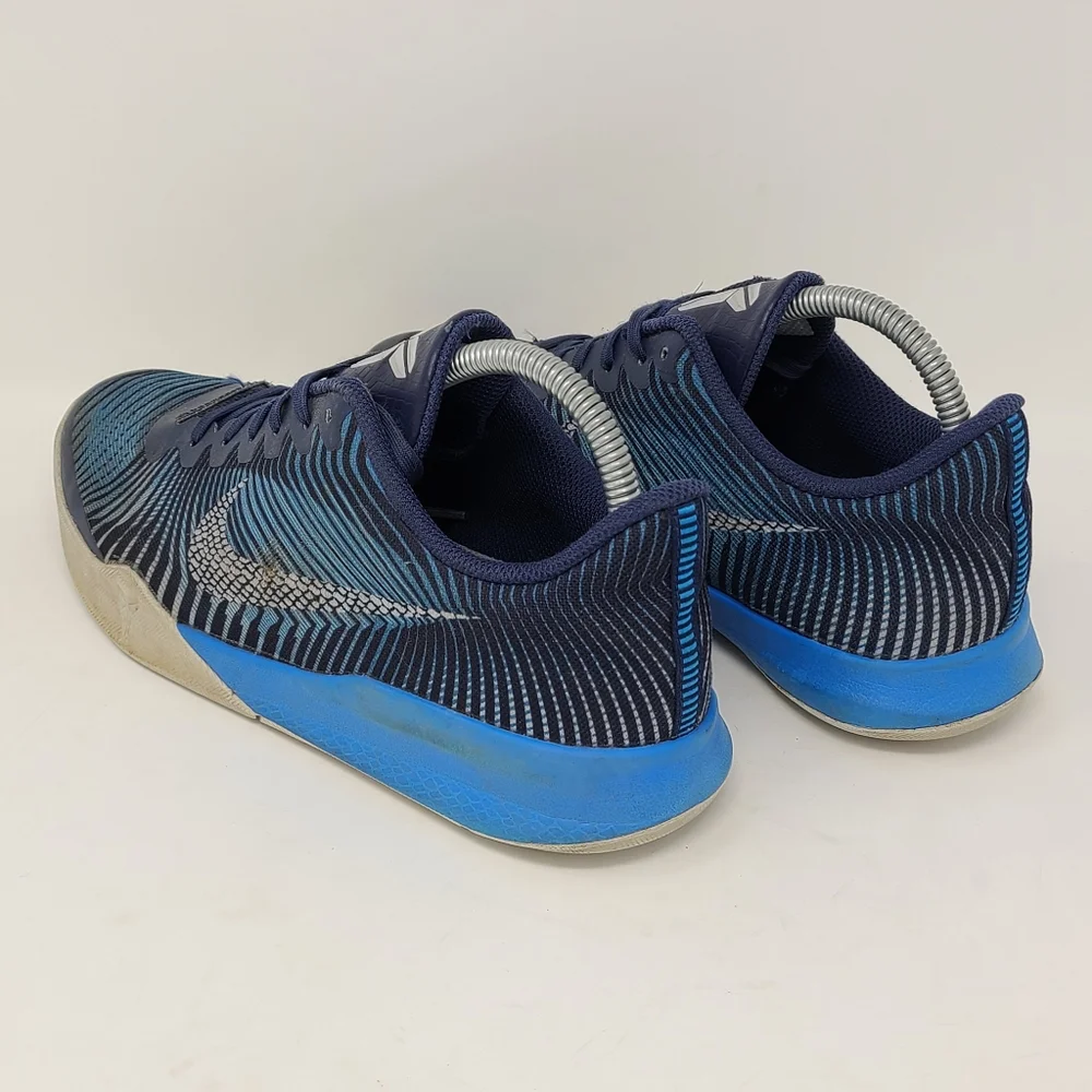 Nike Kobe Mentality II Basketball Shoes 820322 400 Blue size 6.5Y Youth Bryant